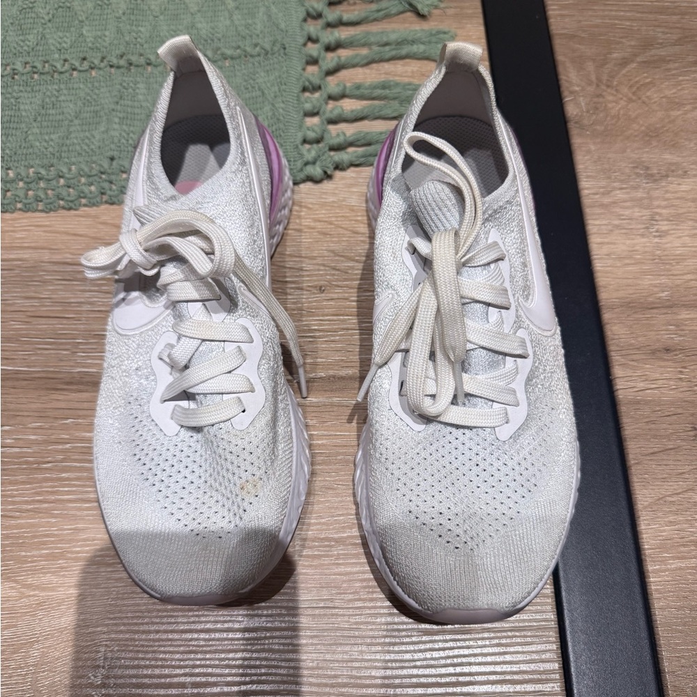 Nike Women's White and Pink Athletic Shoes